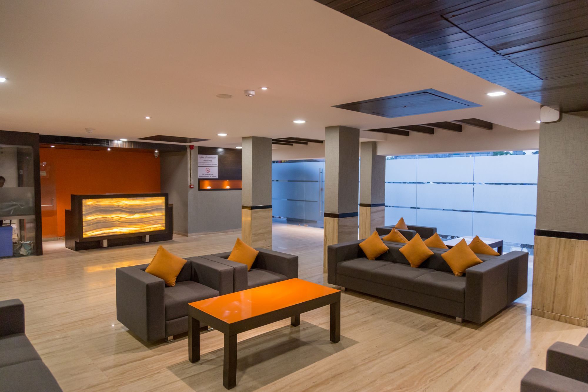 אחמדאבאד The Silver Leaf Hotel מראה חיצוני תמונה